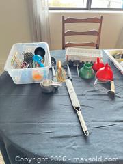 MaxSold Auction: Mixed Kitchen Utensil Lot — Measuring Cups, Whisks, Spatulas - Greater Sudbury (Ontario, Canada) PARTNER MANAGED Moving Online Auction - Regent Street (CONDO)