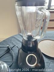 MaxSold Auction: Westinghouse Countertop Blender w/ Chopper, Crepe Pan & Shears - Greater Sudbury (Ontario, Canada) PARTNER MANAGED Moving Online Auction - Regent Street (CONDO)