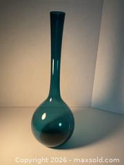 MaxSold Auction: 1950-60s Swedish Gullaskruf Glasbruk tall bottle vase by Arthur Percy - Ottawa (Ontario, Canada) SELLER MANAGED Downsizing Online Auction - Tall Forest Drive