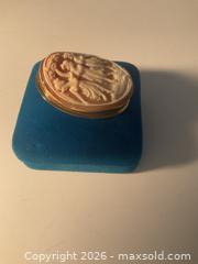 MaxSold Auction: Exquisitely made large 18K gold cameo brooch/pendant  - Ottawa (Ontario, Canada) SELLER MANAGED Downsizing Online Auction - Tall Forest Drive