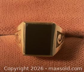 MaxSold Auction: Men’s 10K gold and onyx ring (8.08 grams) - Ottawa (Ontario, Canada) SELLER MANAGED Downsizing Online Auction - Tall Forest Drive