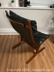 MaxSold Auction: Mid-century modern Siesta lounge chair by designer Ingmar Relling for Westnofa - Ottawa (Ontario, Canada) SELLER MANAGED Downsizing Online Auction - Tall Forest Drive