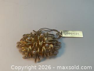 MaxSold Auction: NOS 1965 Creation Grosse, German pearl brooch in original box - Ottawa (Ontario, Canada) SELLER MANAGED Downsizing Online Auction - Tall Forest Drive