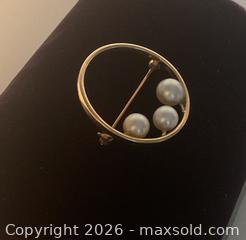 MaxSold Auction: Vintage 14K gold and Taiwan pearl brooch made by Howard Jewellers  - Ottawa (Ontario, Canada) SELLER MANAGED Downsizing Online Auction - Tall Forest Drive