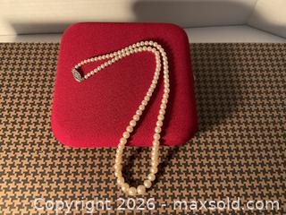 MaxSold Auction: Vintage graduated cultured pearl necklace  - Ottawa (Ontario, Canada) SELLER MANAGED Downsizing Online Auction - Tall Forest Drive