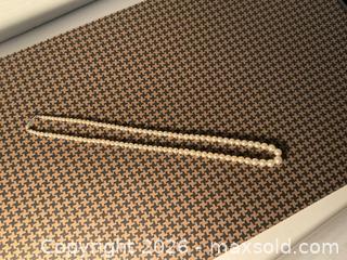 MaxSold Auction: Vintage graduated cultured pearl necklace  - Ottawa (Ontario, Canada) SELLER MANAGED Downsizing Online Auction - Tall Forest Drive