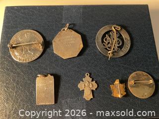 MaxSold Auction: Vintage silver pins and medals-mainly sterling 46.73 grams) - Ottawa (Ontario, Canada) SELLER MANAGED Downsizing Online Auction - Tall Forest Drive