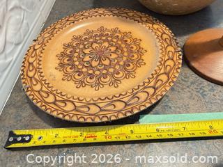 MaxSold Auction: Mixed Wooden Kitchenware Lot - Cutting Boards, Utensils, Bowl - Saanich (British Columbia, Canada) PARTNER MANAGED Moving Online Auction - Arbutus Road