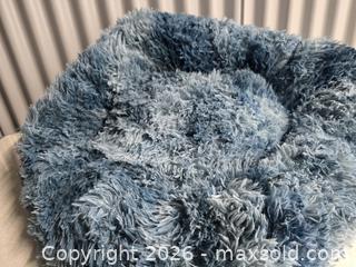 MaxSold Auction: M043 - Plush Pet Doughnut Bed - Medium - New - Whitby (Ontario, Canada) SELLER MANAGED Reseller Online Auction - Taunton Road East (STORAGE)