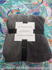 MaxSold Auction: M051 - Hudson Bay Supermink Blanket - Double/Queen - New - Whitby (Ontario, Canada) SELLER MANAGED Reseller Online Auction - Taunton Road East (STORAGE)