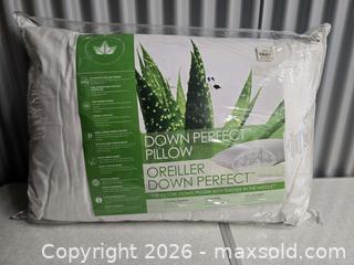 MaxSold Auction: M059 - Canadian Down & Feather Down Perfect Pillow - Queen - New - Whitby (Ontario, Canada) SELLER MANAGED Reseller Online Auction - Taunton Road East (STORAGE)