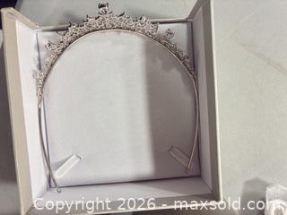 MaxSold Auction: Bridal Classics Silver-Tone Rhinestone Tiara / Crown - Ottawa (Ontario, Canada) SELLER MANAGED Moving Online Auction - Grenfell