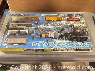 MaxSold Auction: HO Scale Model Train Set, Collector's Edition - Ottawa (Ontario, Canada) SELLER MANAGED Moving Online Auction - Grenfell