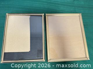 MaxSold Auction: Mixed Gold & Wood Picture Frames Assortment, 11–20 Pieces - Ottawa (Nepean) (Ontario, Canada) SELLER MANAGED Moving Online Auction - Grenfell Crescent