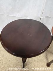 MaxSold Auction: Pair of Accent Tables, Mixed Materials - Ottawa (Nepean) (Ontario, Canada) SELLER MANAGED Moving Online Auction - Grenfell Crescent