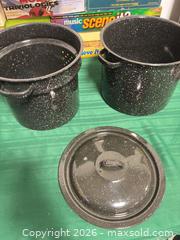 MaxSold Auction: Speckled Graniteware Stockpot with Colander Insert & Lid - Ottawa (Nepean) (Ontario, Canada) SELLER MANAGED Moving Online Auction - Grenfell Crescent
