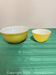 MaxSold Auction: Vintage Pyrex Yellow and Green Glass Mixing Bowls (Set of 2) - Ottawa (Nepean) (Ontario, Canada) SELLER MANAGED Moving Online Auction - Grenfell Crescent