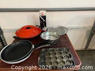 MaxSold Auction: Assorted pots, pans, bakeware  - Delta (British Columbia, Canada) SELLER MANAGED Moving Online Auction - Ferry Road