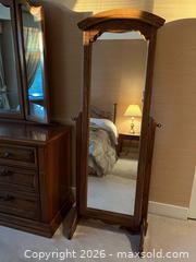 MaxSold Auction: Floor mirror  - Delta (British Columbia, Canada) SELLER MANAGED Moving Online Auction - Ferry Road