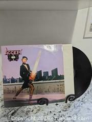 MaxSold Auction: ACCEPT Record  - Kingston (Ontario, Canada) SELLER MANAGED Downsizing Online Auction - Morenz Cresecent