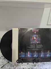 MaxSold Auction: ACCEPT Record  - Kingston (Ontario, Canada) SELLER MANAGED Downsizing Online Auction - Morenz Cresecent