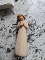 MaxSold Auction: Assorted Treasures/Books LOT "M17" - Kingston (Ontario, Canada) SELLER MANAGED Downsizing Online Auction - Morenz Cresecent