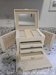 MaxSold Auction: BRAND NEW-GORGEOUS MULTI Level JEWELRY BOX - Kingston (Ontario, Canada) SELLER MANAGED Downsizing Online Auction - Morenz Cresecent