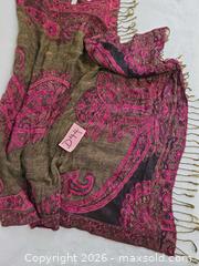 MaxSold Auction: Gorgeous Silk-Like Table Runner/Throw - Kingston (Ontario, Canada) SELLER MANAGED Downsizing Online Auction - Morenz Cresecent