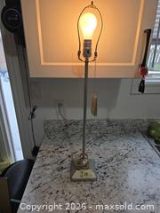 MaxSold Auction: Like New- Working Lamp LOT"J10" - Kingston (Ontario, Canada) SELLER MANAGED Downsizing Online Auction - Morenz Cresecent