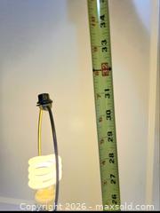 MaxSold Auction: Like New- Working Lamp LOT"J8" - Kingston (Ontario, Canada) SELLER MANAGED Downsizing Online Auction - Morenz Cresecent