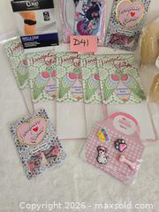 MaxSold Auction: LOT"D41"- Assorted Knee Aid/Hair Acces. & Shoe Accessories Lot - Kingston (Ontario, Canada) SELLER MANAGED Downsizing Online Auction - Morenz Cresecent