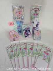 MaxSold Auction: LOT"D43"- Shoe Accessories Lot - Kingston (Ontario, Canada) SELLER MANAGED Downsizing Online Auction - Morenz Cresecent