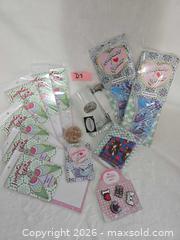 MaxSold Auction: LOT"D7"-Shoe Accessories Lot - Kingston (Ontario, Canada) SELLER MANAGED Downsizing Online Auction - Morenz Cresecent