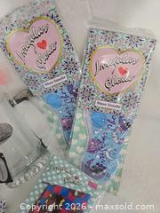 MaxSold Auction: LOT"D7"-Shoe Accessories Lot - Kingston (Ontario, Canada) SELLER MANAGED Downsizing Online Auction - Morenz Cresecent