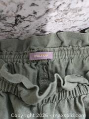 MaxSold Auction: NEW- WOMEN'S SHORTS- LOT"J14" - Kingston (Ontario, Canada) SELLER MANAGED Downsizing Online Auction - Morenz Cresecent