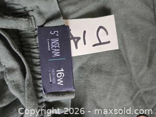 MaxSold Auction: NEW- WOMEN'S SHORTS- LOT"J14" - Kingston (Ontario, Canada) SELLER MANAGED Downsizing Online Auction - Morenz Cresecent