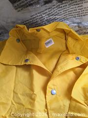 MaxSold Auction: NEW-Men's Deluxe Rain Jacket - Kingston (Ontario, Canada) SELLER MANAGED Downsizing Online Auction - Morenz Cresecent