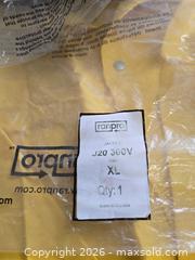 MaxSold Auction: NEW-Men's Deluxe Rain Jacket - Kingston (Ontario, Canada) SELLER MANAGED Downsizing Online Auction - Morenz Cresecent