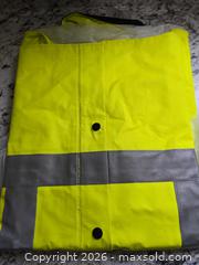 MaxSold Auction: NEW-MEN'S REFLECTIVE SAFETY JACKET- LOT"N13" - Kingston (Ontario, Canada) SELLER MANAGED Downsizing Online Auction - Morenz Cresecent