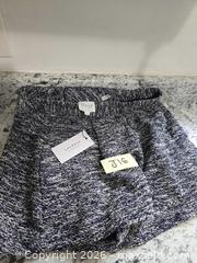 MaxSold Auction: NEW-WOMEN'S SHORTS LOT"J16" - Kingston (Ontario, Canada) SELLER MANAGED Downsizing Online Auction - Morenz Cresecent