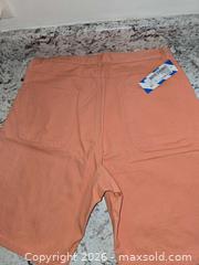 MaxSold Auction: NEW w Tags- WOMEN'S Denim Shorts - Kingston (Ontario, Canada) SELLER MANAGED Downsizing Online Auction - Morenz Cresecent