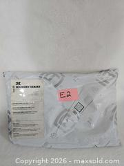 MaxSold Auction: Patio Built-In Grill Cover LOT"E2" - Kingston (Ontario, Canada) SELLER MANAGED Downsizing Online Auction - Morenz Cresecent