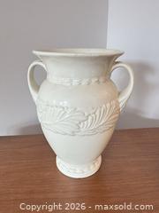 MaxSold Auction: Abingdon vase  - Ottawa (Ontario, Canada) SELLER MANAGED Downsizing Online Auction -  Cinnabar