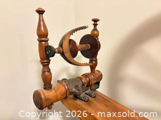 MaxSold Auction: Antique Spinning Wheel - Ottawa (Ontario, Canada) SELLER MANAGED Downsizing Online Auction -  Cinnabar
