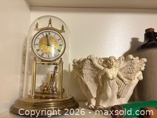 MaxSold Auction: Assorted decorations, and spinning tools lot 660 - Ottawa (Ontario, Canada) SELLER MANAGED Downsizing Online Auction -  Cinnabar