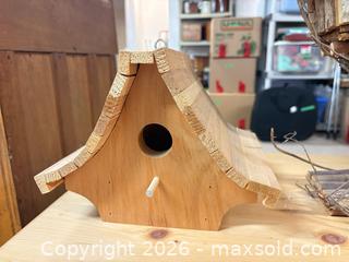 MaxSold Auction: Birdhouses lot 477 - Ottawa (Ontario, Canada) SELLER MANAGED Downsizing Online Auction -  Cinnabar