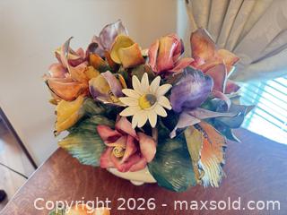 MaxSold Auction: Capodemonte Italian pottery floral centrepiece set  - Ottawa (Ontario, Canada) SELLER MANAGED Downsizing Online Auction -  Cinnabar