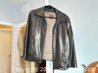 MaxSold Auction: Danier Brown Leather Jacket - Ottawa (Ontario, Canada) SELLER MANAGED Downsizing Online Auction -  Cinnabar