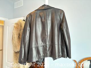 MaxSold Auction: Danier Brown Leather Jacket - Ottawa (Ontario, Canada) SELLER MANAGED Downsizing Online Auction -  Cinnabar