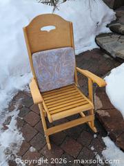 MaxSold Auction: Folding wood rocking chair - Ottawa (Ontario, Canada) SELLER MANAGED Downsizing Online Auction -  Cinnabar